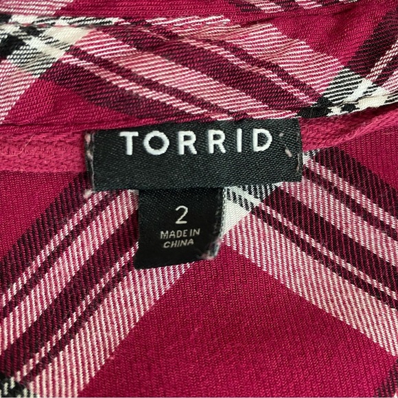 Torrid Taylor Red Plaid Button Up Camp Shirt Size 2X - Picture 4 of 6